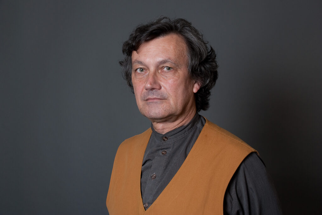 Disparition de François-Bernard Huyghe, figure historique de l’équipe de recherche de l’IRIS
