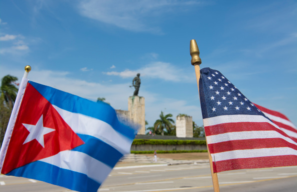 Loi Helms-Burton contre Cuba : l’extraterritorialité du droit américain
