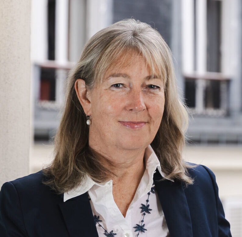 Adrienne Woltersdorf
